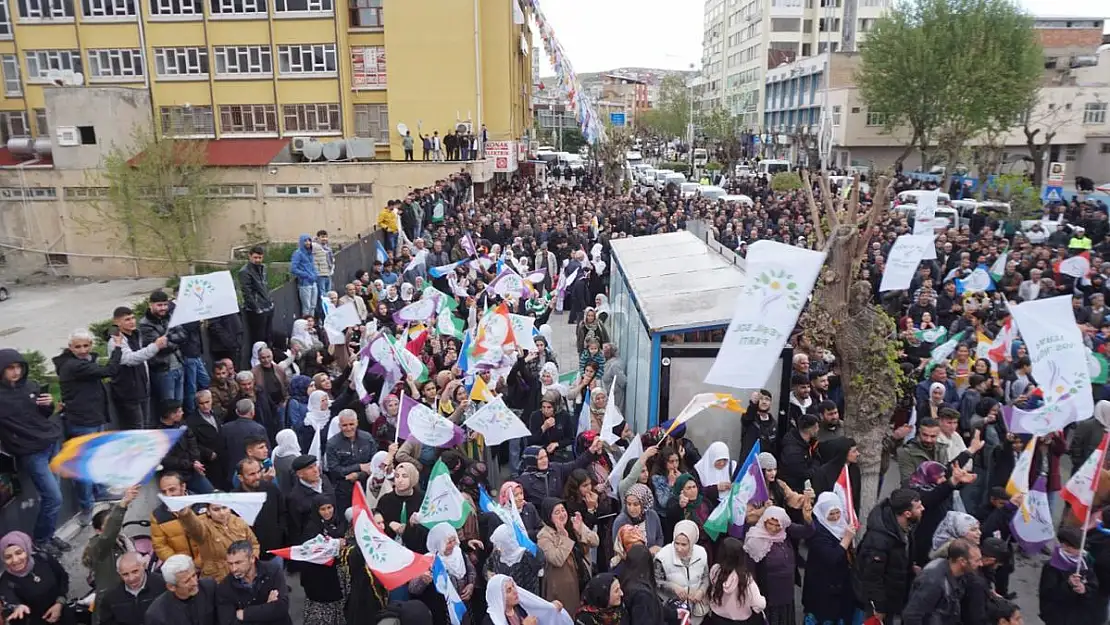YEŞİL SOL PARTİ'NİN SİİRT MİLLETVEKİLİ ADAYLARINA COŞKULU KARŞILAMA