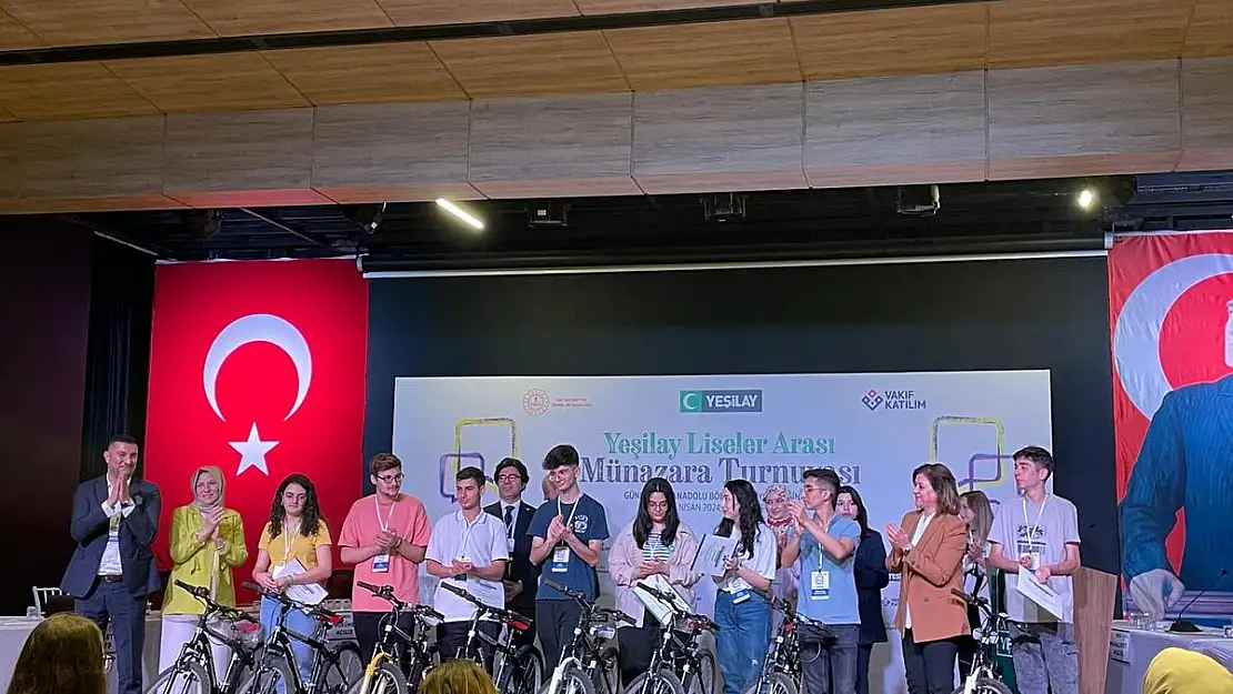 Yeşilay Liseler Arası Münazara Turnuvasının Güneydoğu Anadolu Bölge Finali Tamamlandı! 