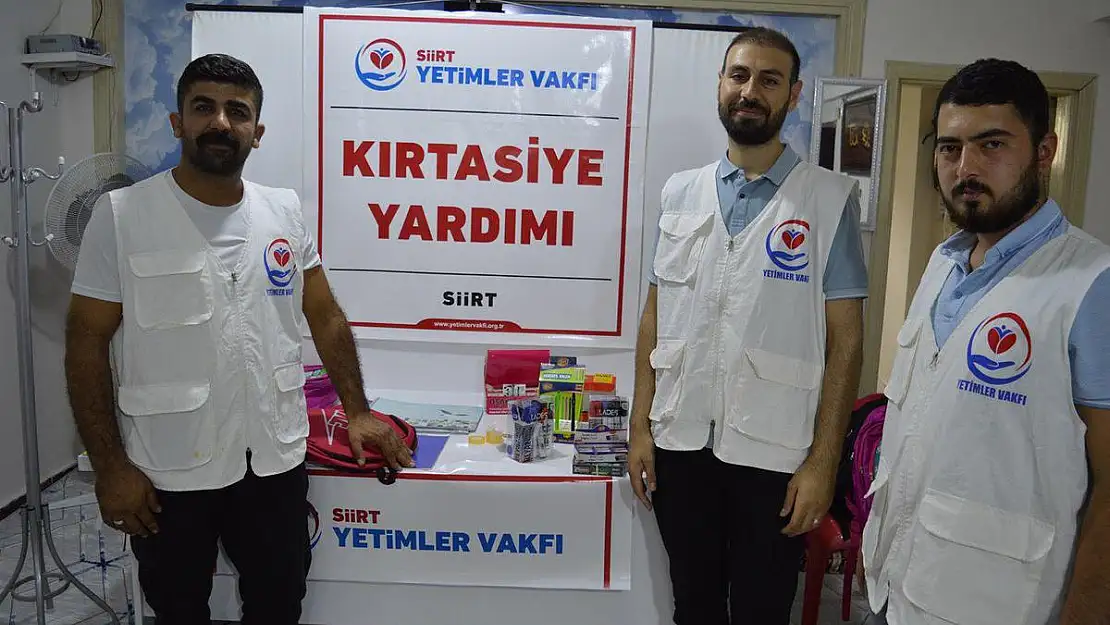 Yetimler Vakfı Yüzlerce Yetime Kırtasiye Yardımında Bulundu