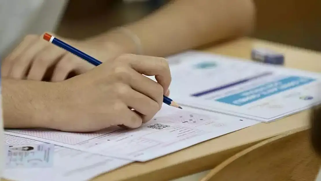 YKS'ye 2,5 Milyondan Fazla Aday Katılacak: En Genç Aday 15, En Yaşlı Aday 81 Yaşında