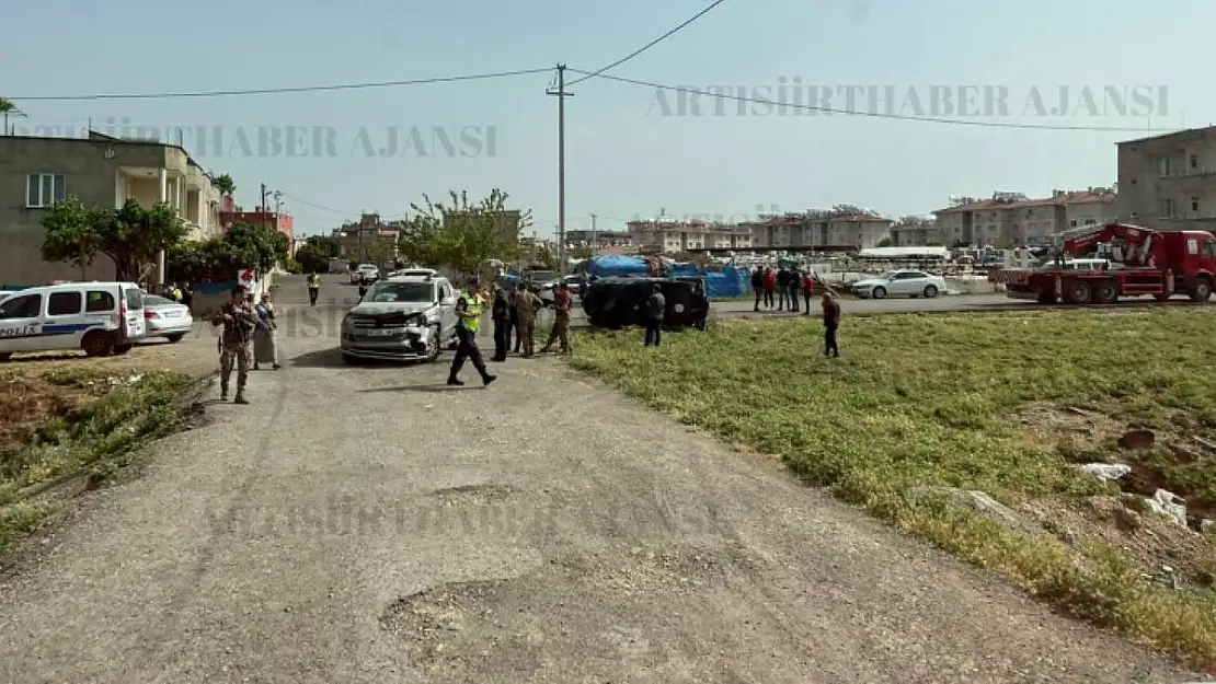 Zırhlı Polis Aracıyla Pikap Çarpıştı: 5'i Polis Memuru, 6 Kişi Yaralandı