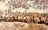 1949 Yılına Ait Siirtli Avcıların Askerlerle Çekilmiş Hatıra Fotoğrafı Gün Yüzüne Çıktı