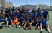 Diyar İnter U17 Takımı Siirt'te Şampiyon Oldu, Türkiye Finallerine Yükseldi