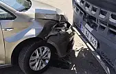 Küçük Sanayi Sitesinde Araçlar Çarpıştı: Yaralanma Yaşanmadı