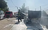 Siirt'te Park Halindeki Otomobil Yangında Küle Döndü