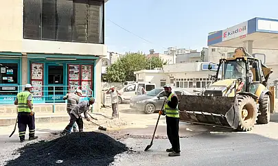 Kurtalan Belediyesi Sümer Mahallesi'nde Yol Onarım Çalışmalarını Sürdürüyor
