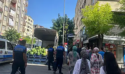 Siirt Belediyesi'nden Seyyar Satıcılara Sıkı Denetim: Cezai İşlemler Başladı