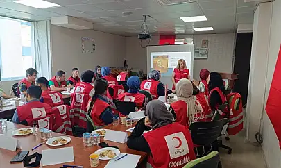Siirt Kızılay'dan Gönüllülere 'Engelsiz Yaşam' Eğitimi