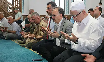 Siirt'te 15 Temmuz Şehitleri İçin 1111 Hatimle Anma Programı