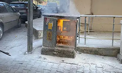 Siirt'te Elektrik Panosu Alev Aldı, Mahallede Korku Dolu Anlar Yaşandı
