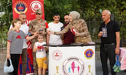 Siirt'te Jandarmadan Şiddete Karşı Bilgilendirme Etkinliği