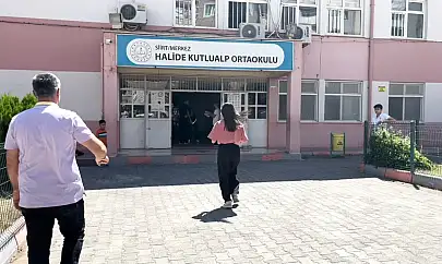 Siirt'te YKS Heyecanı: Öğrenciler Zamanla Yarıştı