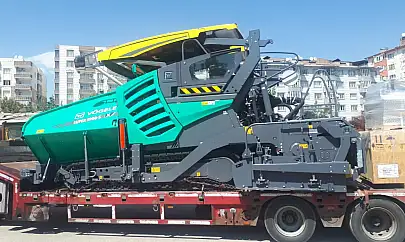 Siirt'te Yol ve Altyapı Çalışmalarına Yeni Ekipman Desteği