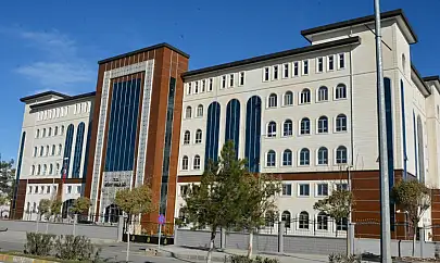 Siirt Valiliği'nden Şiddetli Rüzgar ve Toz Taşınımı Uyarısı