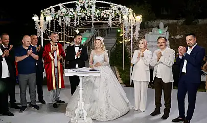 Siirt Valisi, Aile Yılı Kapsamında Düğün Törenine Katıldı
