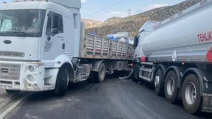 Eruh Yolunda Tır Kazası: Maddi Hasar Oluştu