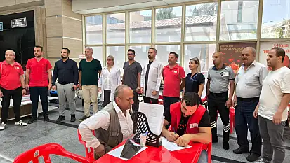 Siirt Eğitim ve Araştırma Hastanesi'nden Kızılay'a Kan Bağışı Desteği