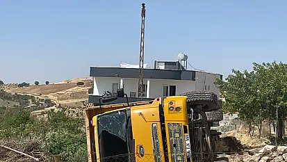 Siirt'te Kamyon Devrildi: 3 Yaralı