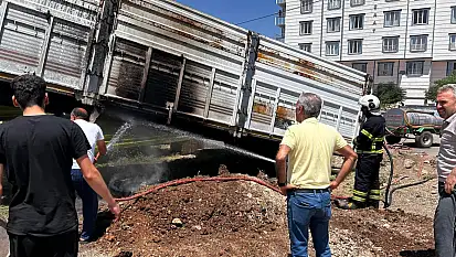 Siirt'te Park Halindeki Kamyon Dorsesi Alev Aldı, İtfaiye Müdahalesiyle Söndürüldü