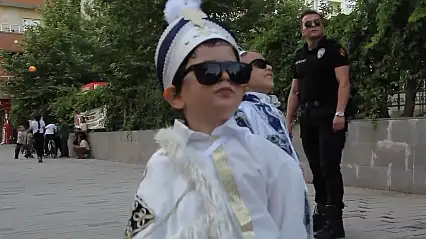 Siirt'te ''Kirvem Polis Olsun'' Projesiyle 250 Çocuk Sünnet Ettirildi