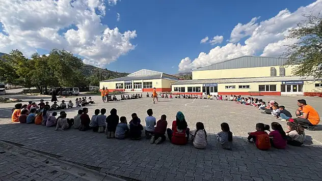 11.Okulunu Bitlis'e Kazandıran Dünya İnsani Dayanışma Derneğinden Köy Atölyeleri