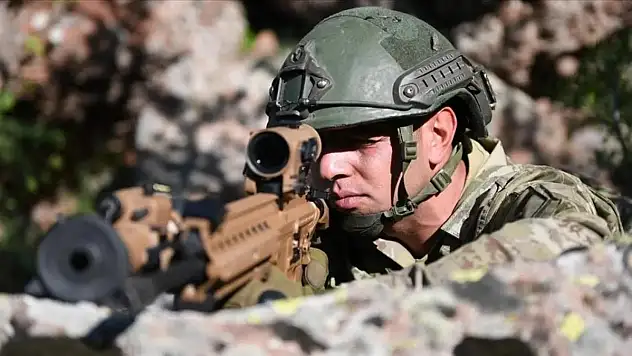 12 PKK'lı Terörist Etkisiz Hale Getirildi