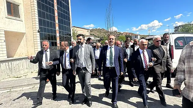 AK PARTİ KURMAYLARI BAYKAN VEYSEL KARANI BELDESİNDE ÇALIŞMA YAPTI