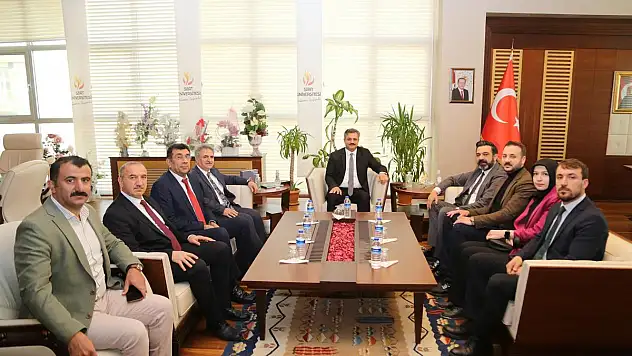 Ak Parti Teşkilatından Rektör Prof. Dr. Nihat Şındak'a Ziyaret