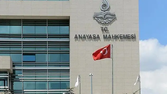 Anayasa Mahkemesi Üç Siyasi Partinin Hukuki Varlığının Sona Erdiğine Hükmetti