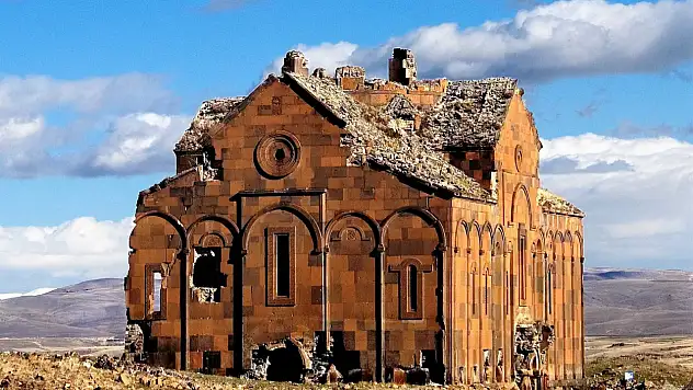 Ani Katedrali'nde Restorasyon Başladı: Yapı Cami Olarak Açılacak