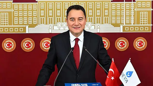Babacan, Cumhuriyetin 100. Yılında Vatandaşlara Siyasetten ve Ülkeden Beklentilerini Sordu (VİDEOLU HABER)