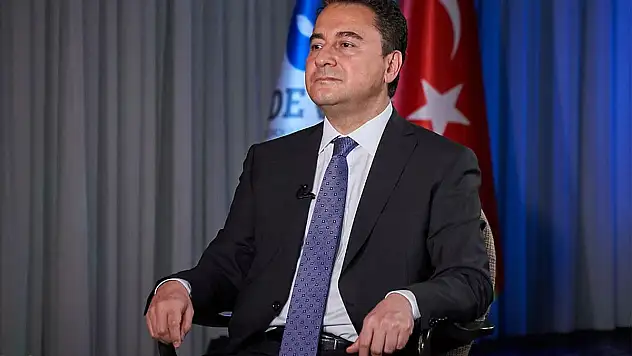 Babacan'a Kitap Fuarında Sahte Dolar Sorusu!