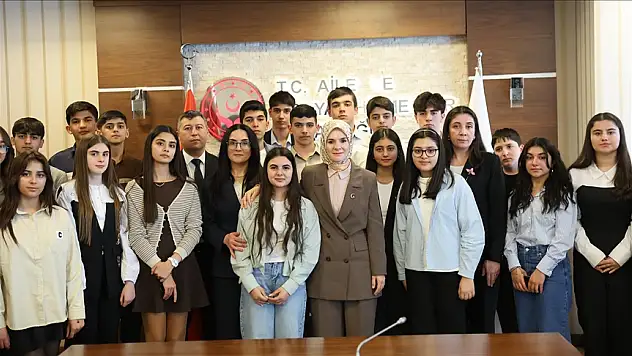 Bakan Göktaş, Azerbaycan'dan Gelen Şehit Çocuklarıyla Buluştu