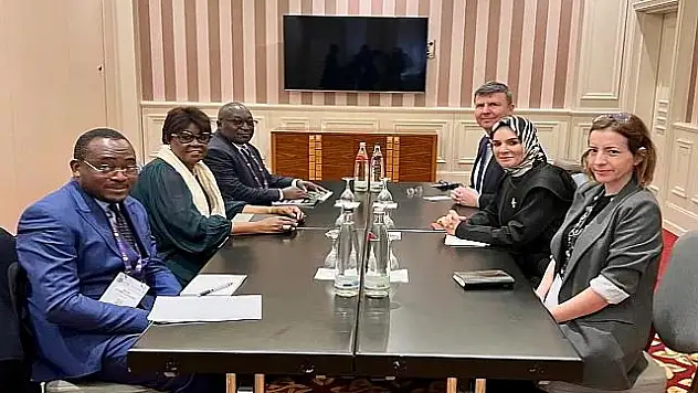 Bakan Göktaş, Berlin'de Filistin, Kongo, Gine ve Cezayirli Bakanlar İle İkili Görüşmelerde Bulundu