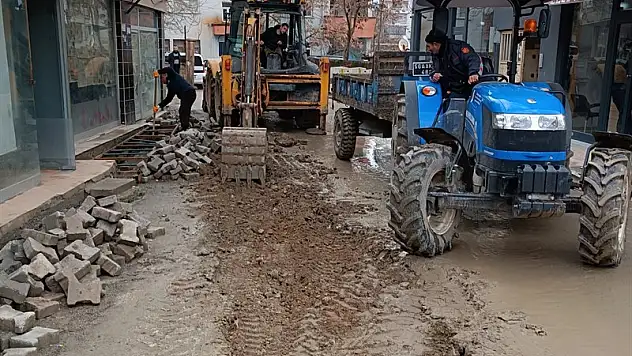 Baykan'da Yapımı Devam Eden Kilit Parke Taşı Onarım Çalışmaları Devam Ediyor