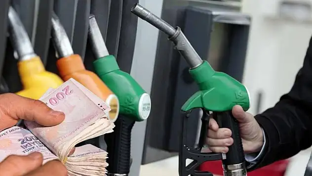 Benzin ve Motorin Zamları 2 Bin Akaryakıt Bayisinin Kapısına Kilit Vurdu!
