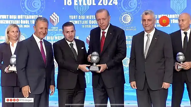Kuzu Grup 'Yurtdışı Müteahhitlik Hizmetleri Başarı Ödülünü' Cumhurbaşkanı Erdoğan'ın Elinden Aldı