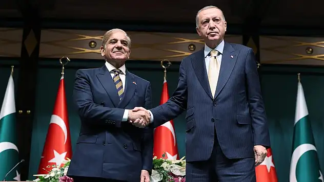 Cumhurbaşkanı Erdoğan'dan Pakistan Başbakanı Şerif'e Taziye Telefonu