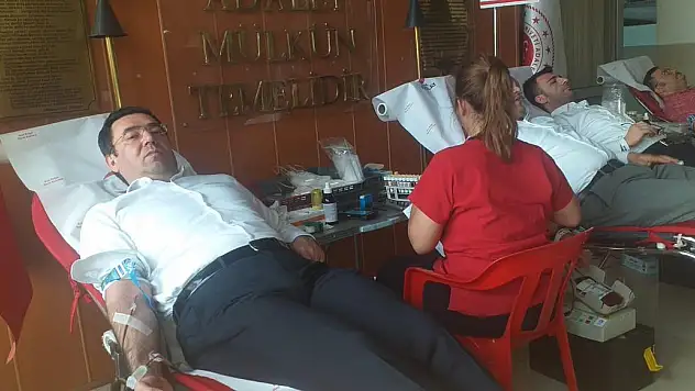 Cumhuriyet Başsavcısı Sarıca'dan Örnek Davranış: Kızılay'a 30 Defa Kan Verdi