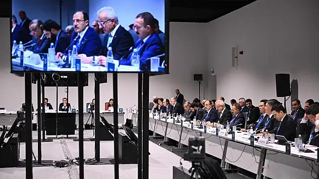Demiryolunda Yüzde 35 Yenilenebilir Enerji Hedefi