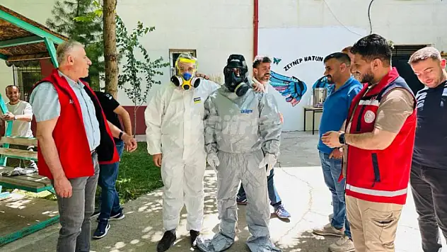 Deprem Bölgesine Giden Gönüllü Öğretmenlere Arama ve Kurtarma Eğitimi Verildi