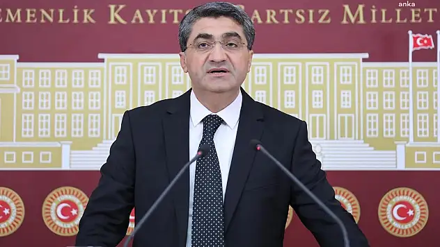 DEVA Partili Ekmen, Enerji Bakanı Bayraktar'a DEDAŞ Çilesini Anlattı (VİDEOLU HABER)