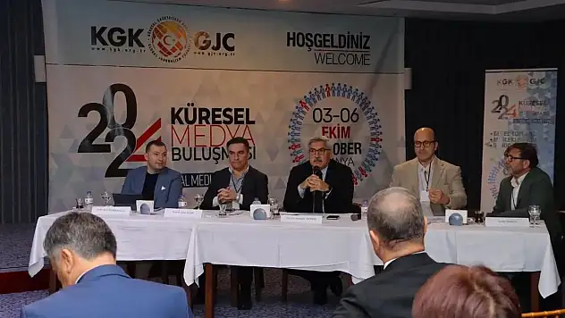 Dijital Medya Paneli'ne Yapay Zeka Gazeteciliği Damga Vurdu