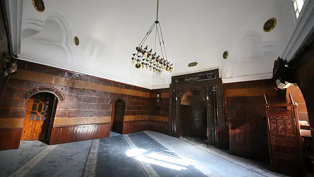 Diyanet'in 20 Haziran Cuma Hutbesi: 'Seküler Hayat Tarzı Dayatmaları Gençlerimizi Ahlaki Erozyona Uğratıyor'