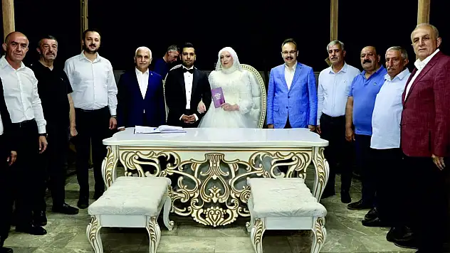Düğün Törenlerine Katıldılar