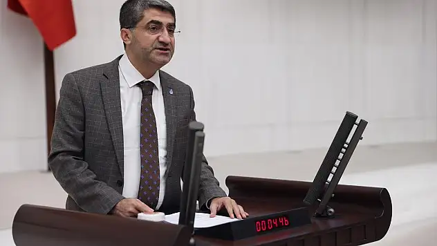 Ekmen'den Cumhurbaşkanı Yardımcısı Yılmaz'a 5 Soru