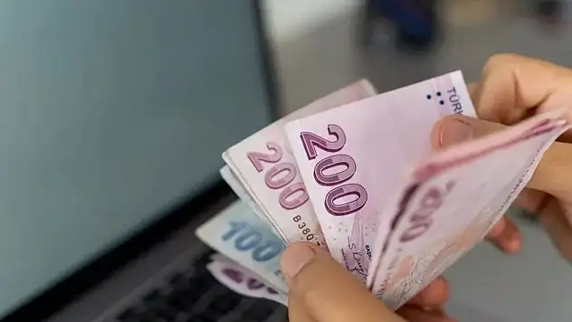 Emekli ve Memurların Zamlı Maaşları Bu Ay Hesaplara Yatacak: İşte Ödeme Takvimi