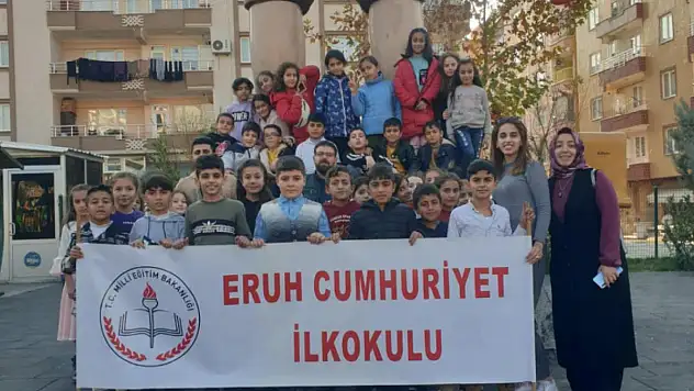 ERUH BELEDİYESİNDEN MİNİK ÖĞRENCİLERE SÖMESTR HEDİYESİ
