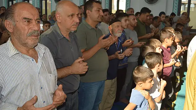 Fethi Serin Camiinde İsmail Heniyye İçin Gıyabi Cenaze Namazı Kılındı ve Dua Okundu