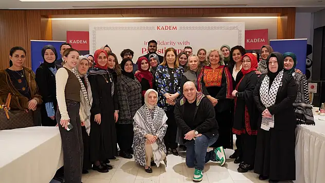 Filistin'de sanatla direnenler ve sanatlarıyla Filistin'i savunanlar Türk Evi'ndeki KADEM programında buluştu